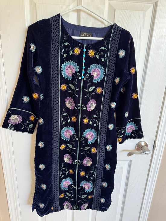 Monia’s by Allys Dresses & Skirts - Monia's by Ally's Floral Embroidered Navy Velvet Tunic Dress Size S